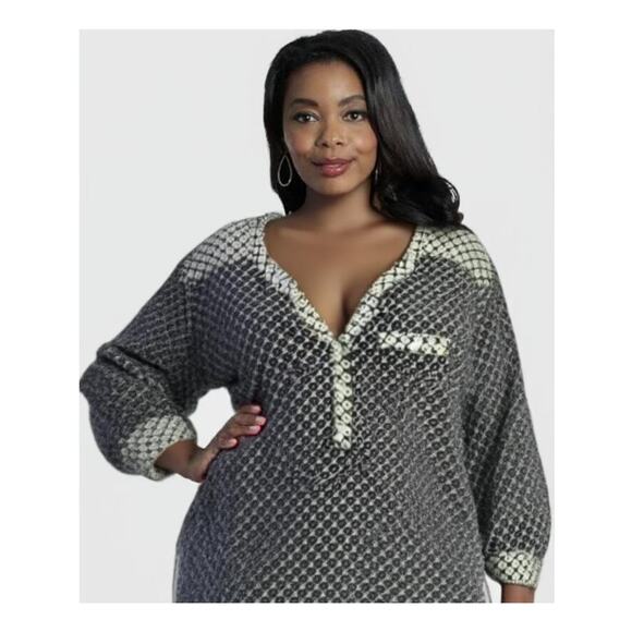 AVENUE Black & White 3/4 Sleeve Collarless Rayon Tunic Top Shirt NWOT Sz 30/32 - Picture 2 of 14